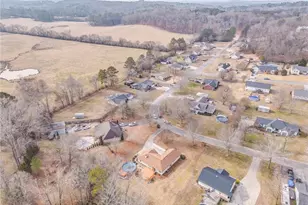 204 Blue Holly Dr NE, Calhoun, GA 30701 - Photo 4