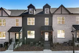 634 Oakleaf Grove Ln, Sugar Hill, GA 30518 - Photo 1