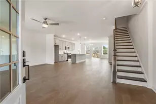 634 Oakleaf Grove Ln, Sugar Hill, GA 30518 - Photo 4