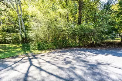 2422 Salem Drive NE, Marietta, GA 30062 - Photo 2