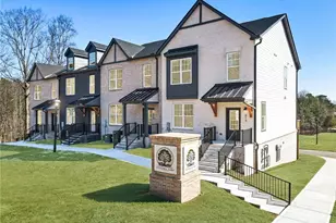 644 Oakleaf Grove Ln, Sugar Hill, GA 30518 - Photo 2