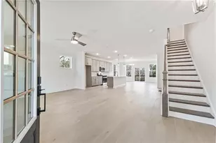 644 Oakleaf Grove Ln, Sugar Hill, GA 30518 - Photo 4