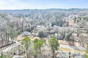 186 W Lake Dr NW, Atlanta, GA 30314 - Photo 40