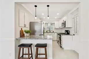 186 W Lake Dr NW, Atlanta, GA 30314 - Photo 10