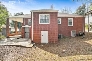 186 W Lake Dr NW, Atlanta, GA 30314 - Photo 32