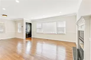 186 W Lake Dr NW, Atlanta, GA 30314 - Photo 6