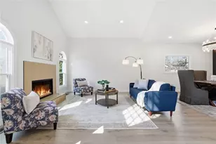 11935 Wildwood Springs Dr, Roswell, GA 30075 - Photo 4