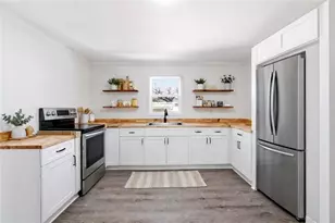 34 Wade St, Winder, GA 30680 - Photo 8