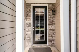 928 Pierce Ivy Ct, Lawrenceville, GA 30043 - Photo 2