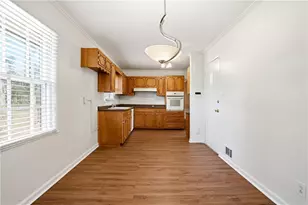 4165 Williamsburg Dr, Atlanta, GA 30337 - Photo 6