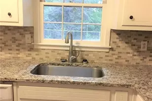 6859 Lake View Ln, Doraville, GA 30360 - Photo 8