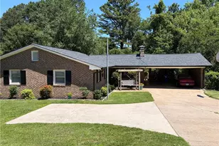 344 Holly Dr, Gainesville, GA 30501 - Photo 1