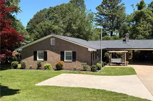 344 Holly Dr, Gainesville, GA 30501 - Photo 2