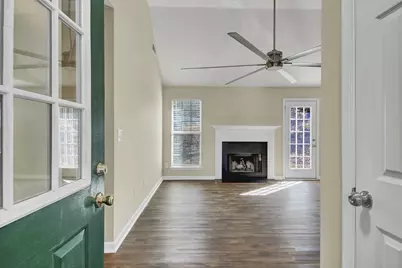 40 Elisabeth Way, Grantville, GA 30220 - Photo 2