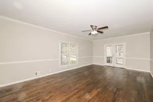 7127 Riverside Dr, Atlanta, GA 30328 - Photo 6
