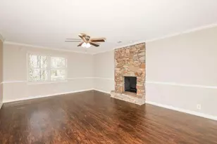 7127 Riverside Dr, Atlanta, GA 30328 - Photo 10