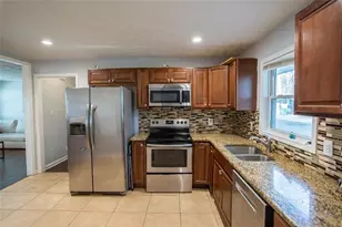 5215 Dixie Lake Rd, Union City, GA 30291 - Photo 4