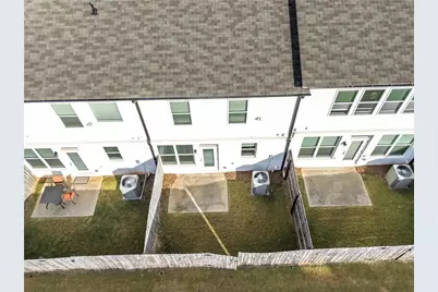 124 Auburn Woods Drive, Auburn, GA 30011 - Photo 4