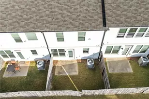 124 Auburn Woods Dr, Auburn, GA 30011 - Photo 4