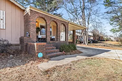 409 Cole Drive SW, Lilburn, GA 30047 - Photo 10