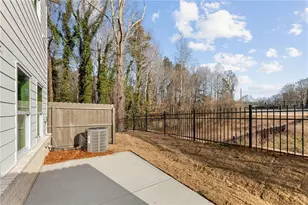 658 Sunstone Ln, Lawrenceville, GA 30043 - Photo 6
