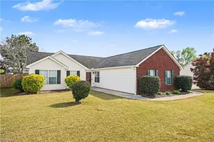 2305 Sugarleaf Trl, Hampton, GA 30228 - Photo 2