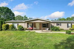 1575 Davis Rd W, Fairmount, GA 30139 - Photo 4