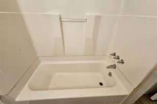 1252 Lawrenceville-Suwanee Rd, Lawrenceville, GA 30043 - Photo 16