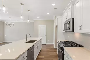 660 Sunstone Ln, Lawrenceville, GA 30043 - Photo 4