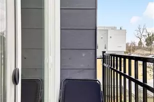 1584 Rock Dam Dr SE, Atlanta, GA 30317 - Photo 10