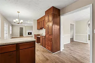 2507 Robin Hood Pl, Marietta, GA 30068 - Photo 8