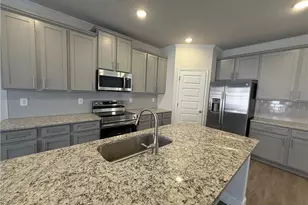 7327 Rocklin Ln, Flowery Branch, GA 30542 - Photo 8