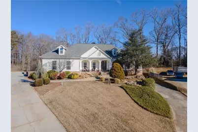 410 Caldwell Lane, Hoschton, GA 30548 - Photo 2