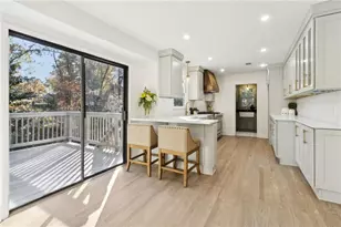 420 Hackberry Ct, Roswell, GA 30076 - Photo 8