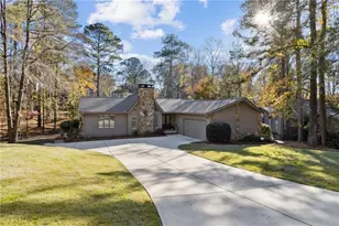 420 Hackberry Ct, Roswell, GA 30076 - Photo 2