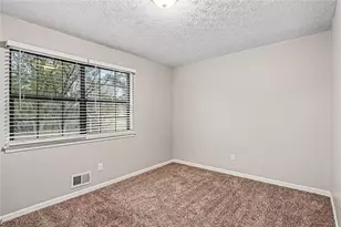 2895 Woodhollow Ln, Jonesboro, GA 30236 - Photo 8