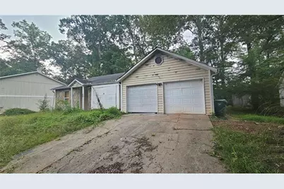 854 Greenhedge Drive, Stone Mountain, GA 30088 - Photo 1