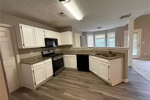 1644 Riverlanding Cir, Lawrenceville, GA 30046 - Photo 4