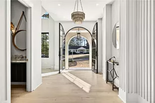 428 Carolwood Ln, Atlanta, GA 30342 - Photo 4