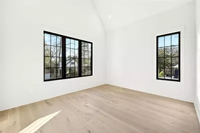 428 Carolwood Lane, Atlanta, GA 30342 - Photo 32