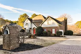 1711 Hickory Lake Dr, Snellville, GA 30078 - Photo 2