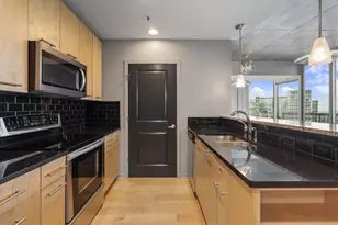 3324 Peachtree Rd NE, Atlanta, GA 30326 - Photo 4