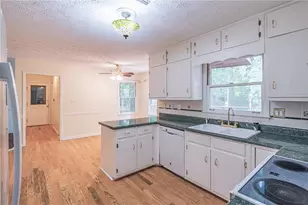 3142 Brooks Dr, Snellville, GA 30078 - Photo 10