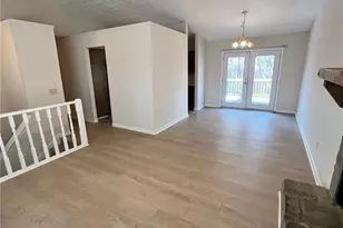 5270 Sugar Crest Dr, Sugar Hill, GA 30518 - Photo 4