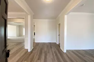 8201 Greens Ct, Jonesboro, GA 30236 - Photo 12