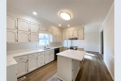 8201 Greens Court, Jonesboro, GA 30236 - Photo 10