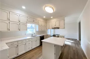 8201 Greens Ct, Jonesboro, GA 30236 - Photo 10