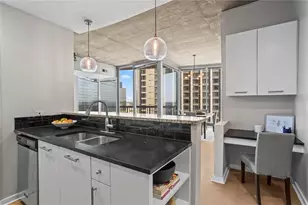 3324 Peachtree Rd NE, Atlanta, GA 30326 - Photo 10