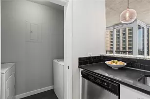 3324 Peachtree Rd NE, Atlanta, GA 30326 - Photo 26