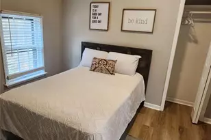 1301 Cambridge Ave, East Point, GA 30344 - Photo 4